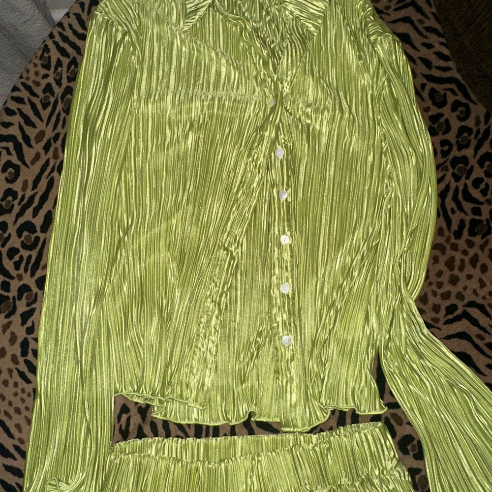 Lime green long sleeve and short set.